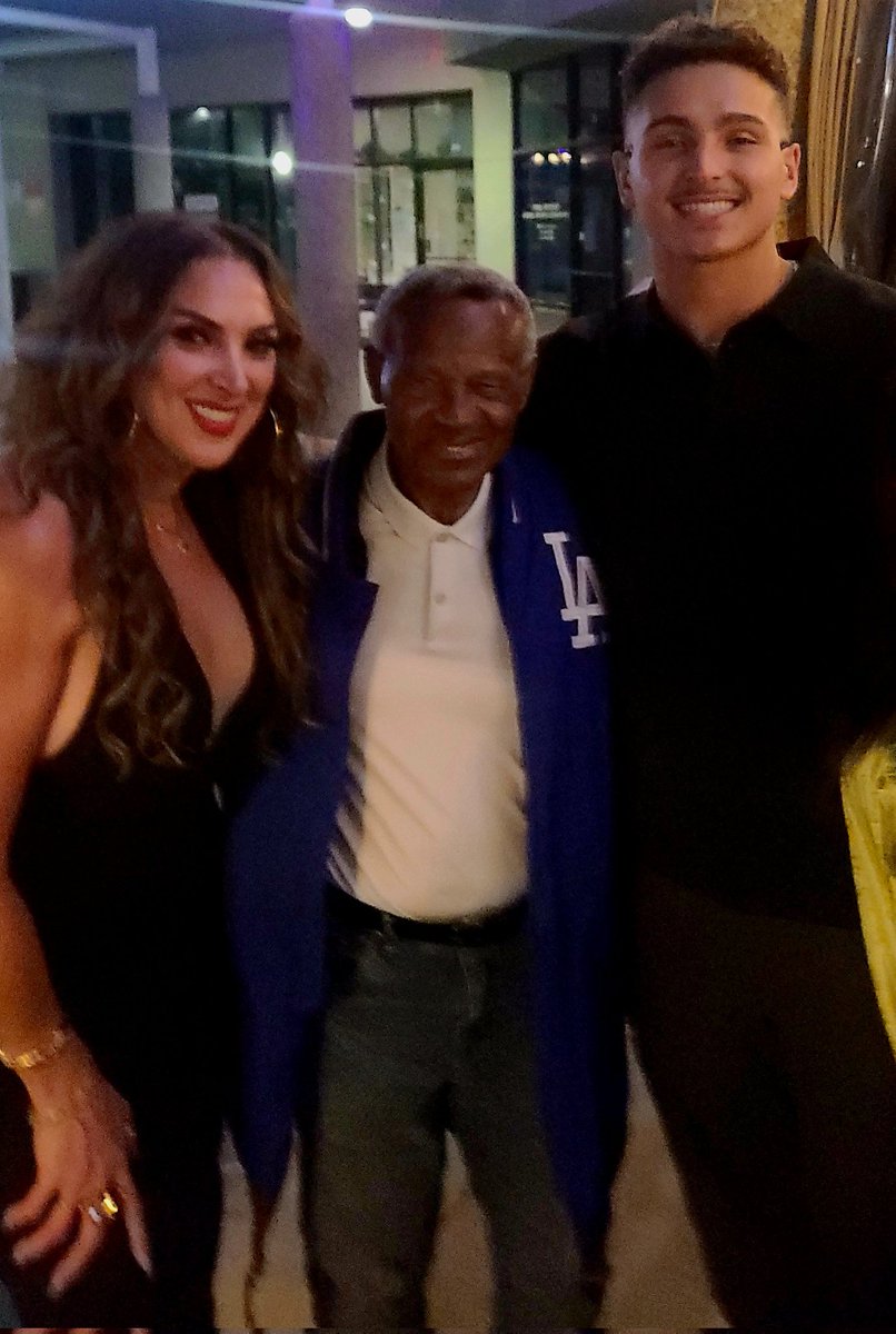 ItsMims2u's tweet photo. Celebrating our Domincan Fam 🇩🇴 ... w/ Ricky Tiedemann and the Godfather Manny Mota. #FamilyFirst
@MannyMota11 @agentmo1 @TiedemannRicky3 @RTiedemann3637 @TNTiedemann 🇦🇸🇩🇴🇵🇷
Thx Isla Cuban-Latin Kitchen and Rum Bar. #HBDParty #BaseballLegend @Dodgers @BlueJays https://t.co/7tllXA0Lqd