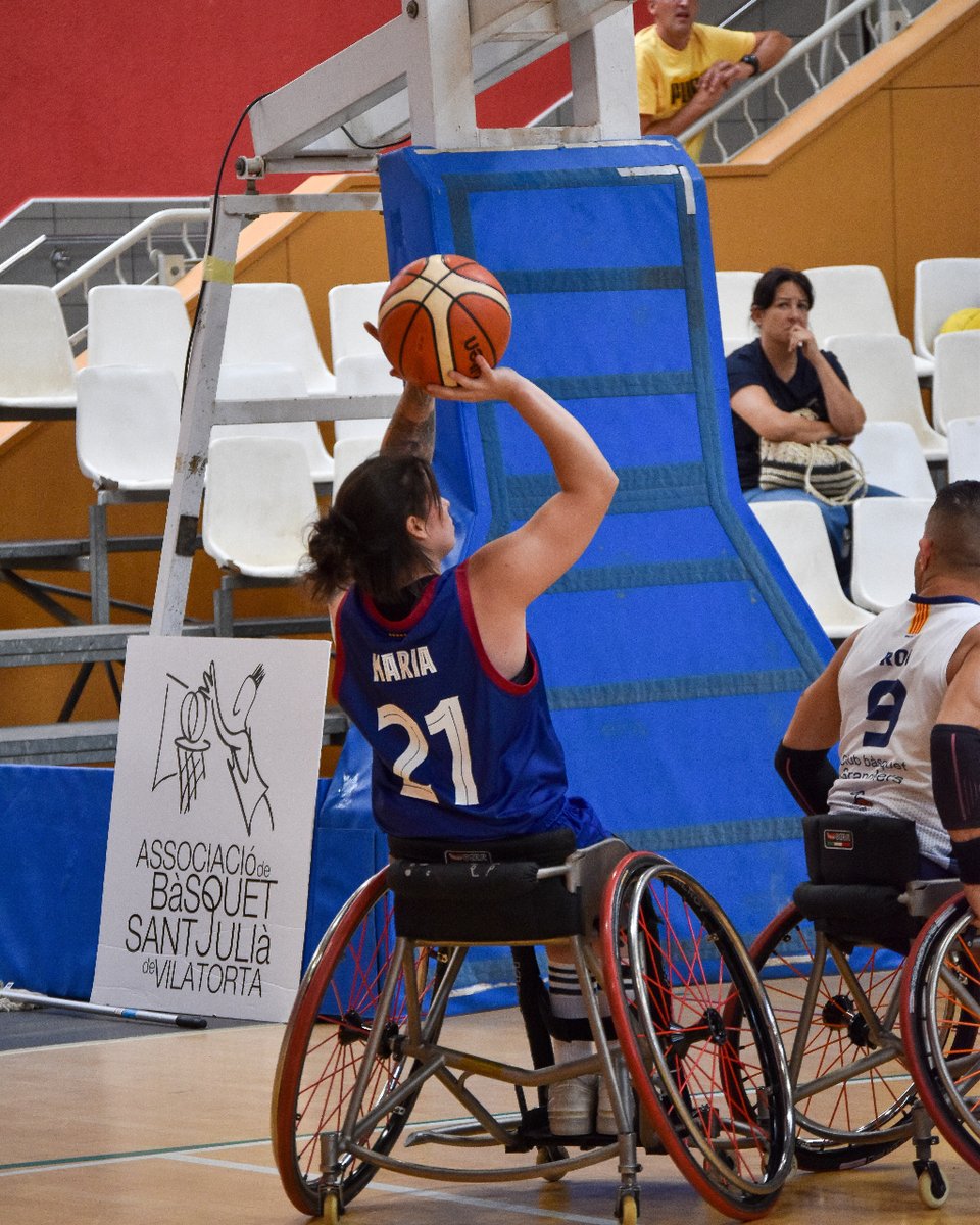 BsSantJulia's tweet photo. L'UNES Barça es va proclamar campió a la Supercopa de Catalunya de FCEDF (Cadira de Rodes). Vau venir a veure el partidàs?🙌 #basquetcatala #fcedf https://t.co/YyXC6oFI5Q