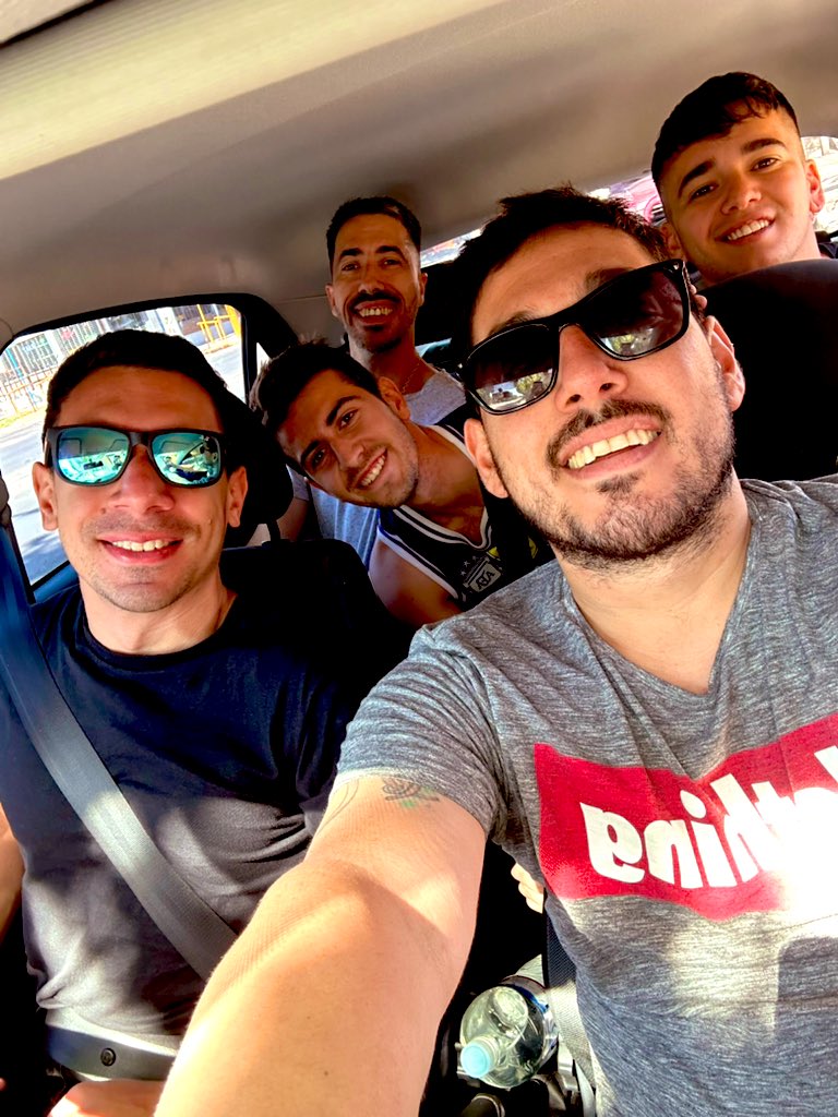 jjuliansimiele's tweet photo. La banda volviendo con los tres puntos? 

🦑🦑

Sensaciones? 🎈❌ 🤣

Próximo destino?? 🔜🤔 https://t.co/t3EbqJgz32