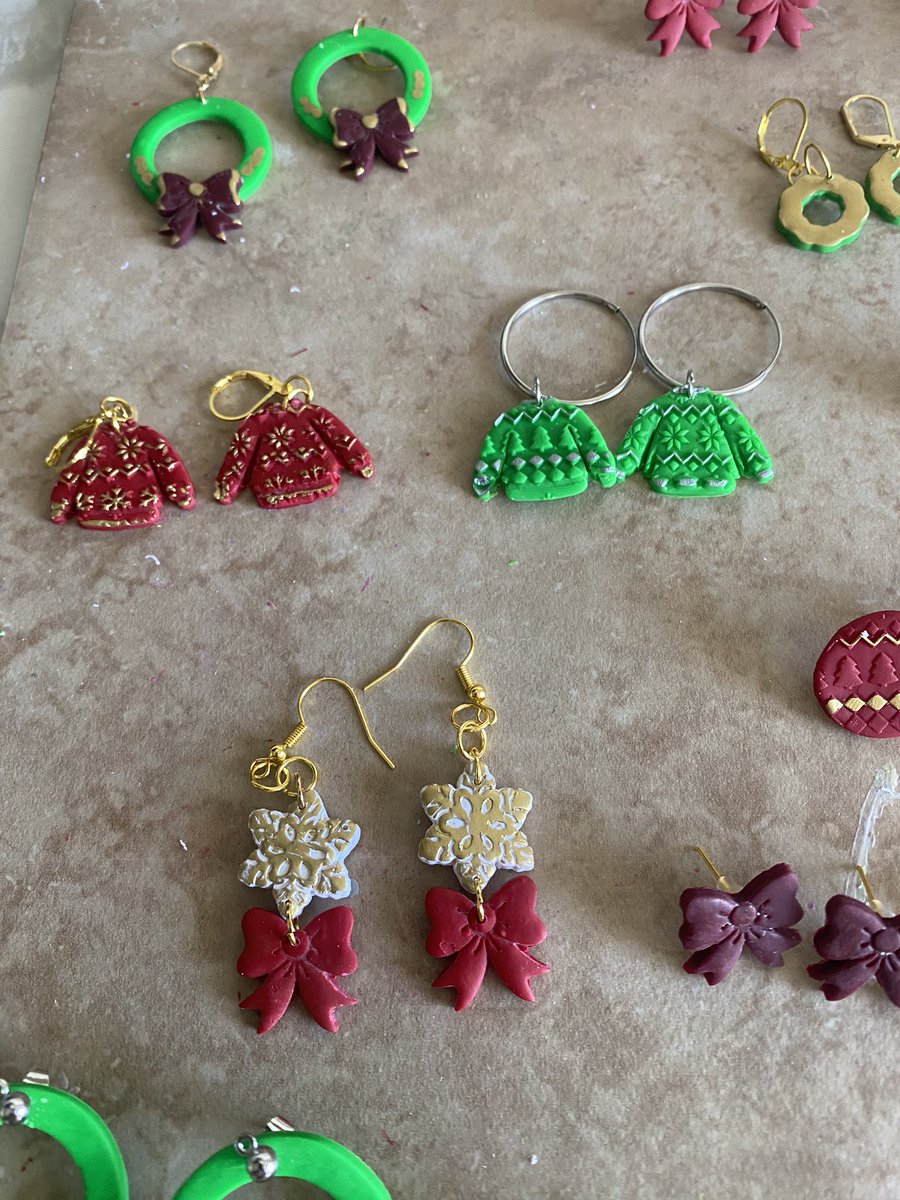 Xmas earrings available for sale, DM to order #polymerclayearrings #xmasearrings