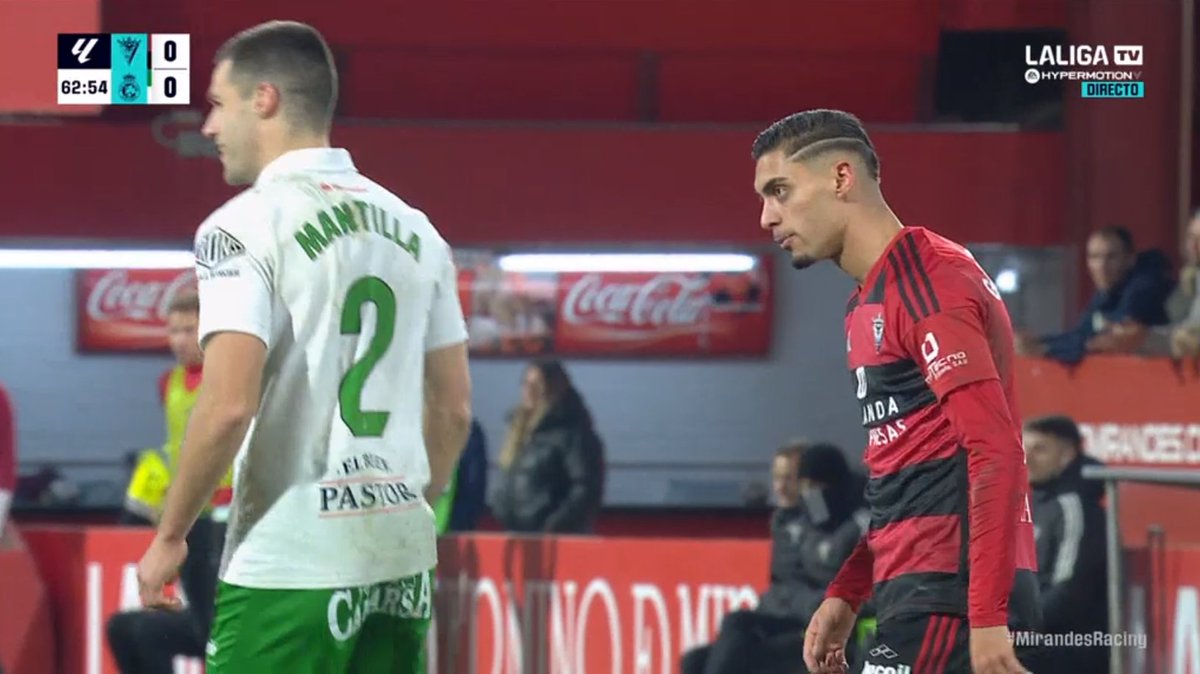 ArchivoVAR's tweet photo. 📺💥 El VAR se lavó las manos en el Mirandés - Racing de Santander.

👉🏻 Gabri Martínez escupe a Mantilla tras un encontronazo entre ambos.

❌ ES ROJA DIRECTA.

▪️ Se trata de una acción antideportiva merecedora de expulsión. https://t.co/n0ixIQl2Q5