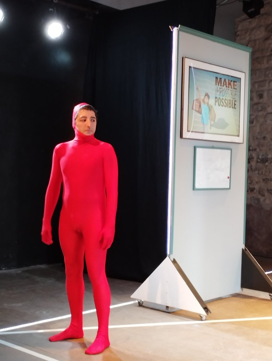 Au <a href="/theatreopprime/">Théâtre de l'Opprimé</a> à  #pari12,  pièce "contagion" de @francoisbegaudeau avec 3 acteurs dont l'ami <a href="/arnaudgagnoud/">Arnaud GAGNOUD</a>, talentueux 
Un prof d'histoire, qui croyait "savoir" va voir s'ébranler ses convictions sur l'éducation, la culture, la radicalisation des jeunes.
ALLEZ AU THÉÂTRE