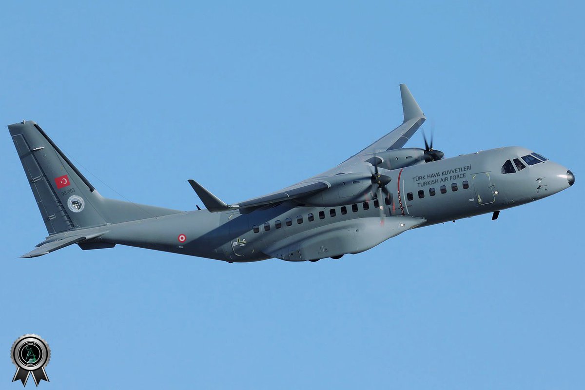 Türk C-295.