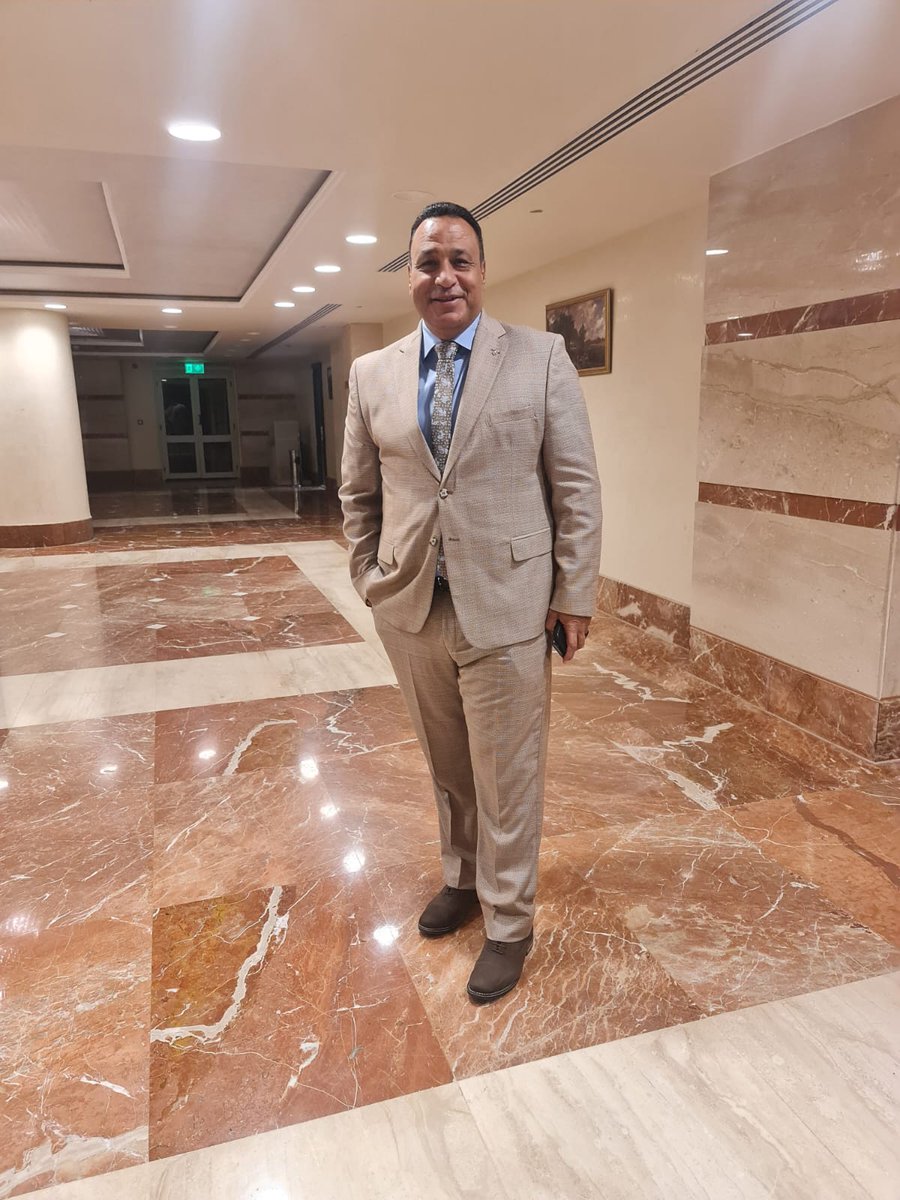 اللهم انى اسجد اليك شاكرا فضلك وعظيم عطاياك
اكرمتنى بقلب يحمل الحب للجميع  وانعمت على بحبهم 
ومنحتنى الكثير بما هو يفيض عن ما استحق من كرمك
فلك الحمد والشكر  حتى ترضى يا الله ...