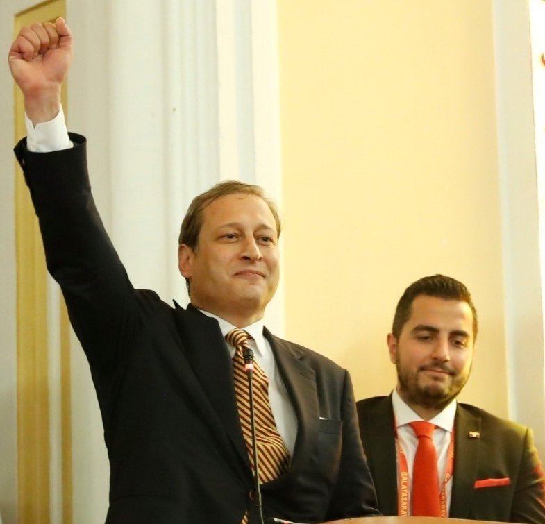 SinyorBoey's tweet photo. Ömer'in yüzünü değiştirdiler, Ömer'in sesini değiştirdiler.. https://t.co/s4uNnRnFbd