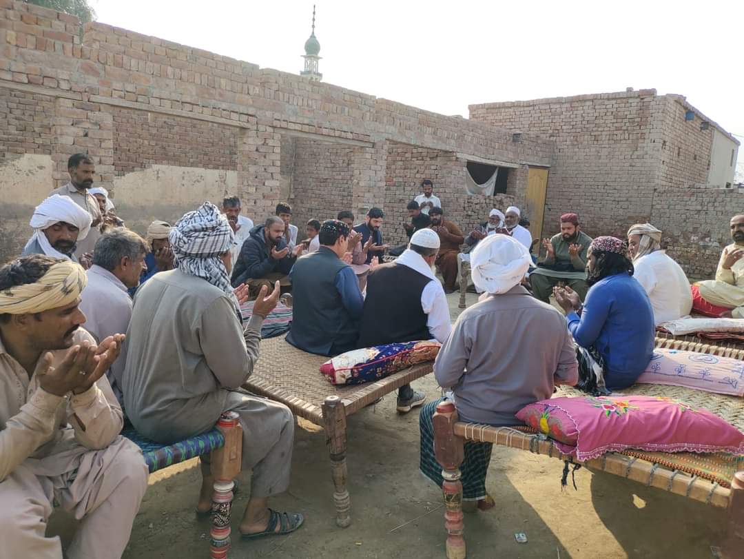 KhetranPP214's tweet photo. سردار محبوب خان کھیتران (امیدوار PP-214) کی PP-214 قطار والا آمد- مہر عبداللہ جتیال کی والدہ کی وفات پر ایصال ثواب کے لیے فاتحہ خوانی کی-
@MaryamNSharif @betterpakistan @CMShehbaz @AyazSadiq122 @AbidSherAli @akleghari @RanaSanaullahPK @SenPervaizRd @MIshaqDar50 @TararAttaullah https://t.co/7BqSS5w7Md