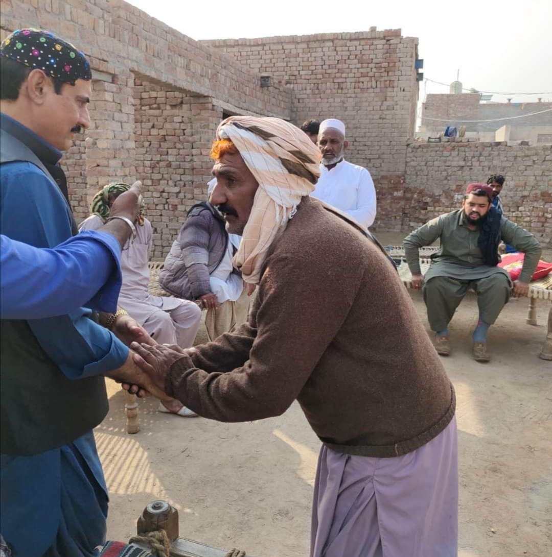 KhetranPP214's tweet photo. سردار محبوب خان کھیتران (امیدوار PP-214) کی PP-214 قطار والا آمد- مہر عبداللہ جتیال کی والدہ کی وفات پر ایصال ثواب کے لیے فاتحہ خوانی کی-
@MaryamNSharif @betterpakistan @CMShehbaz @AyazSadiq122 @AbidSherAli @akleghari @RanaSanaullahPK @SenPervaizRd @MIshaqDar50 @TararAttaullah https://t.co/7BqSS5w7Md