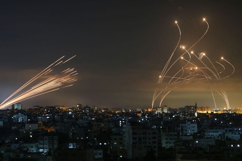 "Terör Devleti İsrail son 24 saat içinde Gazze’de 700 Müslümanı şehit etti."
700 insan tam 700 çoluk çocuk 700 insan…

Gündemden düşmek yok,
Gündemden düşürmek yok.🇹🇷🇵🇸

 #IsraelWarCrimes
 #ElKassamTugayları