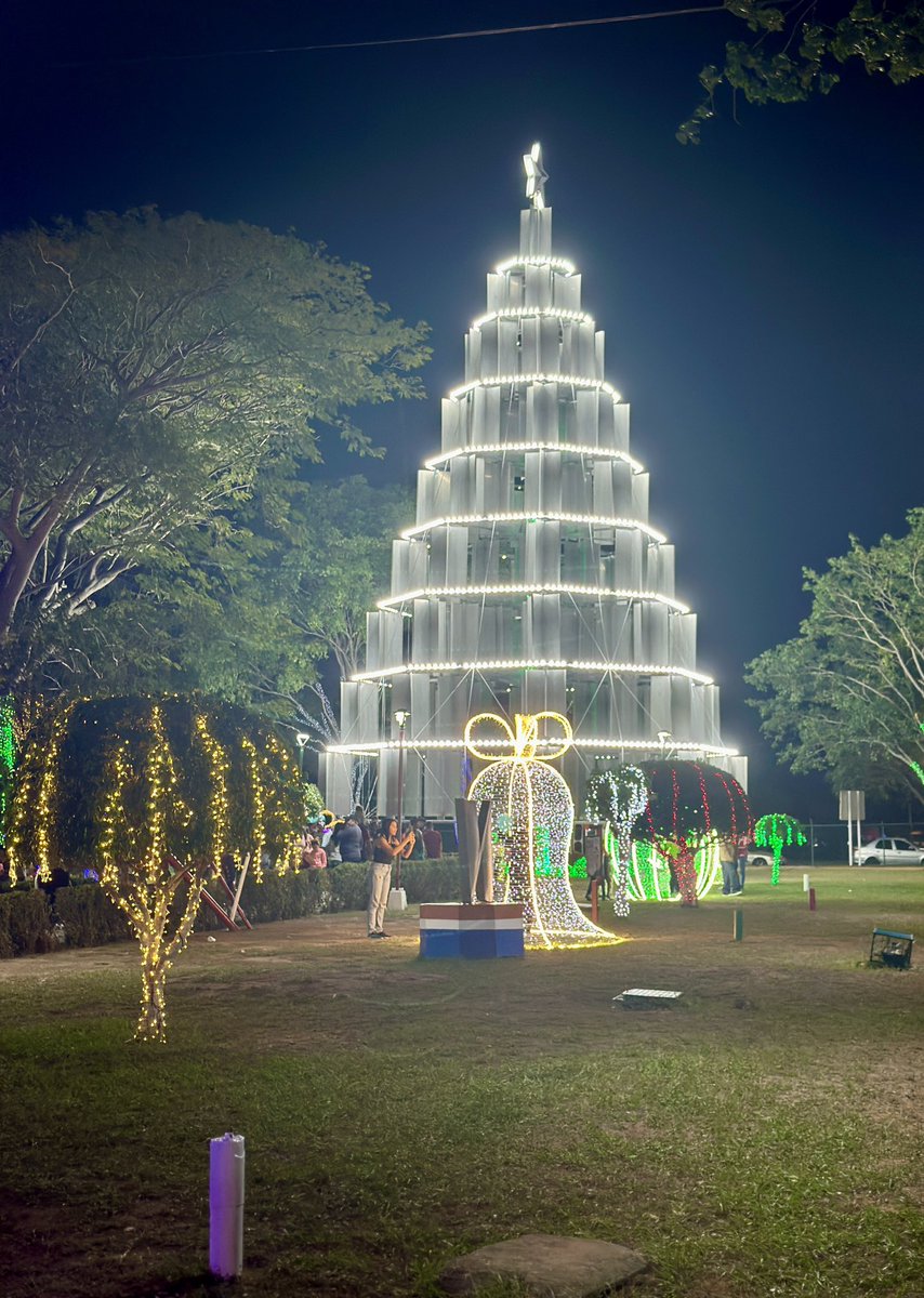 Aquí hay más luz en toda la Ciudad 🙃