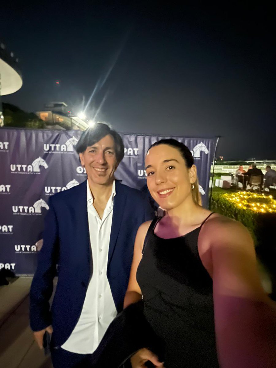 romanluna_ok's tweet photo. Mil gracias querido amigo .@FeliceCarlos por permitirnos compartir junto a .@valenlunap una noche inolvidable!!! 🤗✨ Gracias de ♥️ .@UTTAturfyafines #OSPAT 🐴
.
.
.@radiougd 
.@ungrandia_ok 
.@saludnewsonline https://t.co/EHTo21KkP1