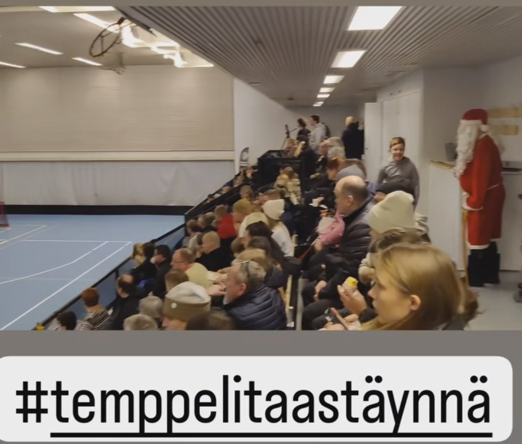Sunnuntai ,suomisarja ja temppeli täynnä 450 katsojaa
#salibandy
#suomisarja
#temppelitaastäynnä
#vantaa  #sbvantaa #myyrmäki