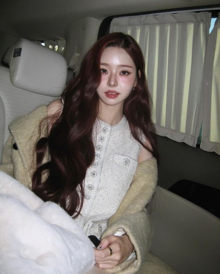 SG79J's tweet photo. feel it like the winteɾ is 눈처럼 하얀 ' 🌨️ https://t.co/p5IpqFaNna
