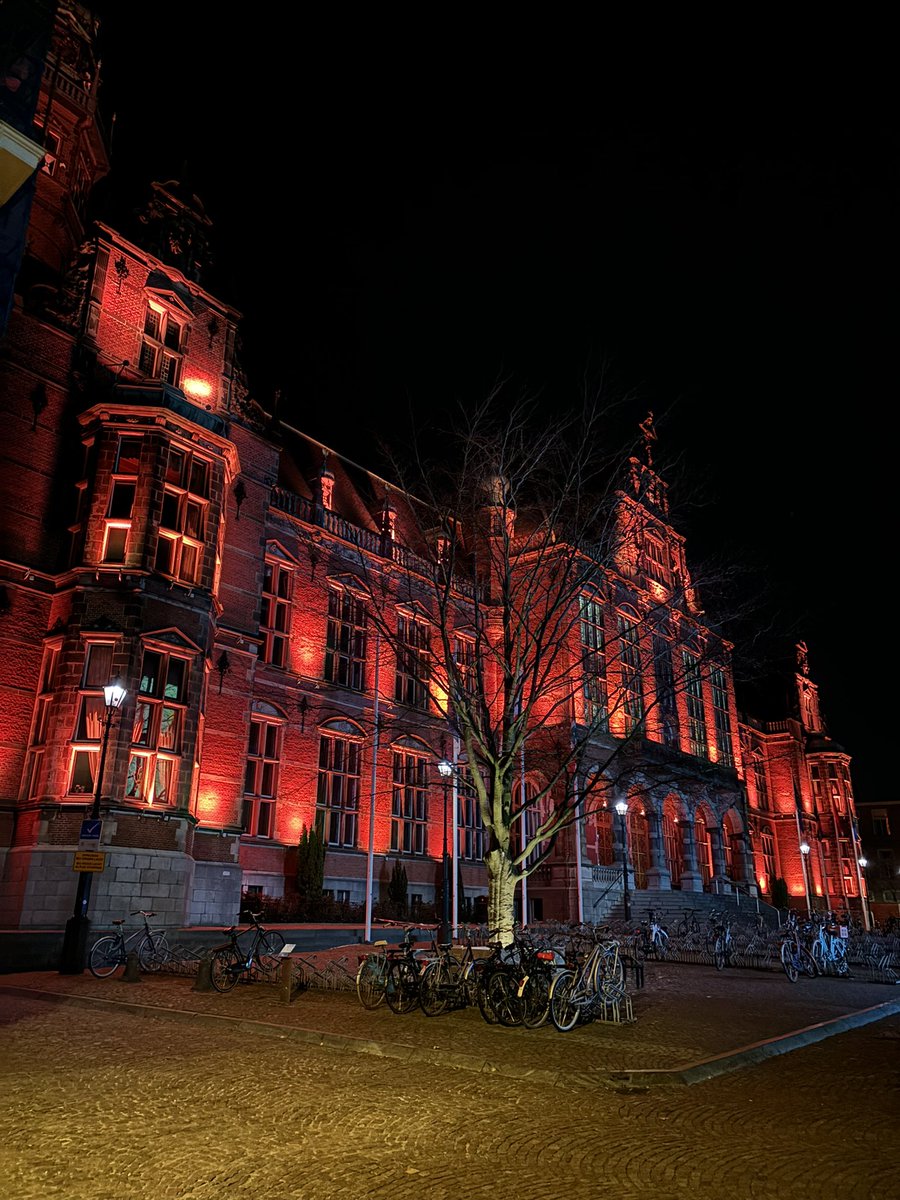 Wandeling door mooie Grunn en op meerdere plekken <a href="/OrangeTheWorld1/">OrangeTheWorld</a> #stopgeweldtegenvrouwen