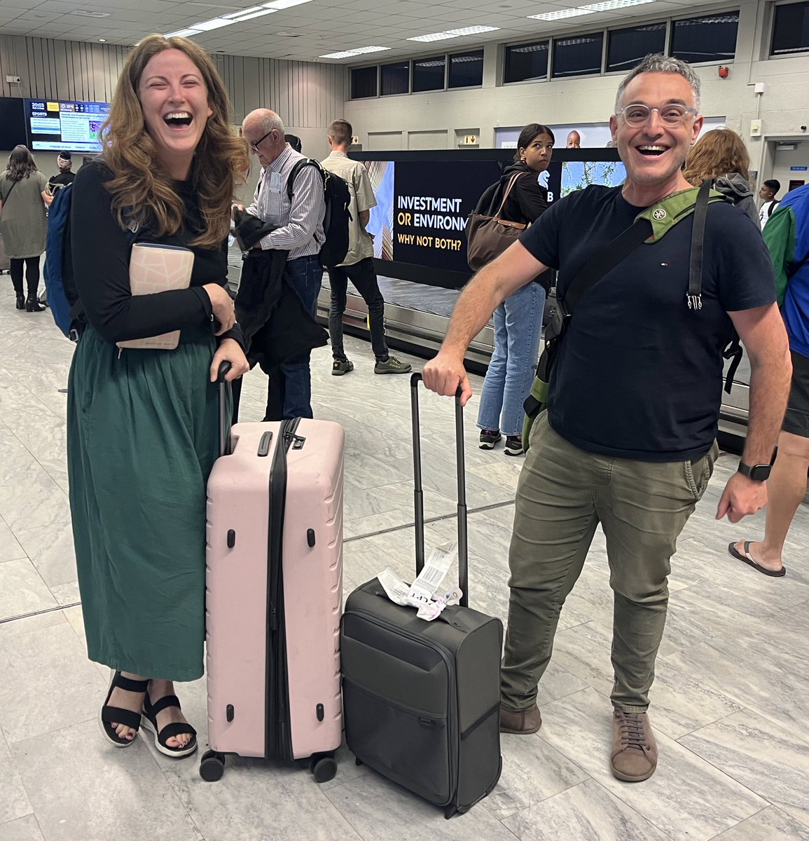 The long and the short of luggage. Travelling to Cape Town with Pete Azzopardi and Molly O'Sullivan. And mine? In between of course! @CforAH