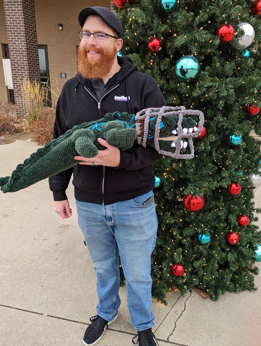 Agent3540's tweet photo. We did a subathon back in Sept and @Orisala319 offered to crochet a @HuntShowdown Rotjaw to give to the community. She's finally done & will be off to her new home soon.
Base alligator pattern is from TonkiCrafts
#huntart #HuntartSunday #fanart #huntshowdown #crochet #rotjaw https://t.co/Q2w16ErrTh
