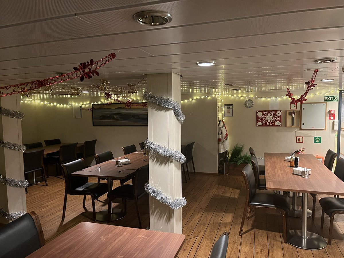 RichardReville's tweet photo. @RFAStrlngCastle Christmas has come to STCL. Many thanks to our magnificent crew for their work to promote the Festive Spirit!!
#christmas #crew https://t.co/acD5f0cWJt
