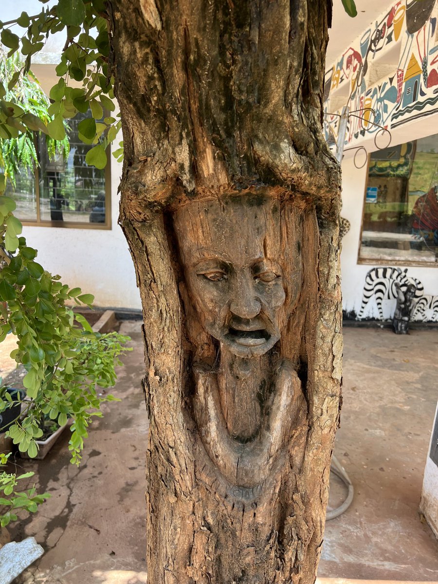IchumbakiE's tweet photo. I’ve visited #KaribuArtGallery in #Mbezi, Dar es Salaam. #Exhibitions and #artworks there are a must see. If you wish to see important, unique artwork by renown #artists of between the 1950s and 1990s, #Karibu Art #Gallery is the place. @urithiwetutz #CreativeEconomy https://t.co/vJD6pJctrP