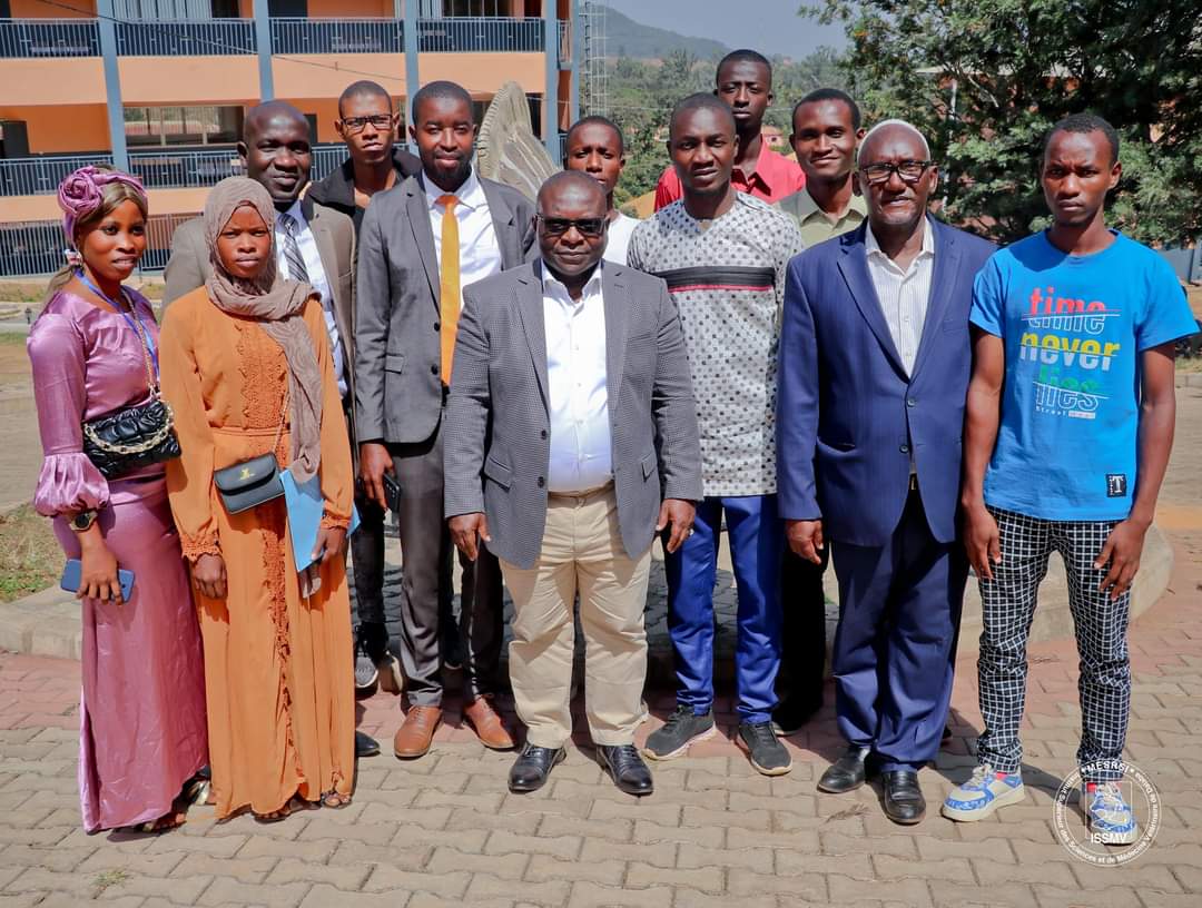 etudiantguineen's tweet photo. L'ISSMV accueille les étudiants de la 1ère année 2023-2024 ce samedi 02 décembre 2023.

#Guinee #etudiantguineen @IssmvD https://t.co/JLeeIGDvgk