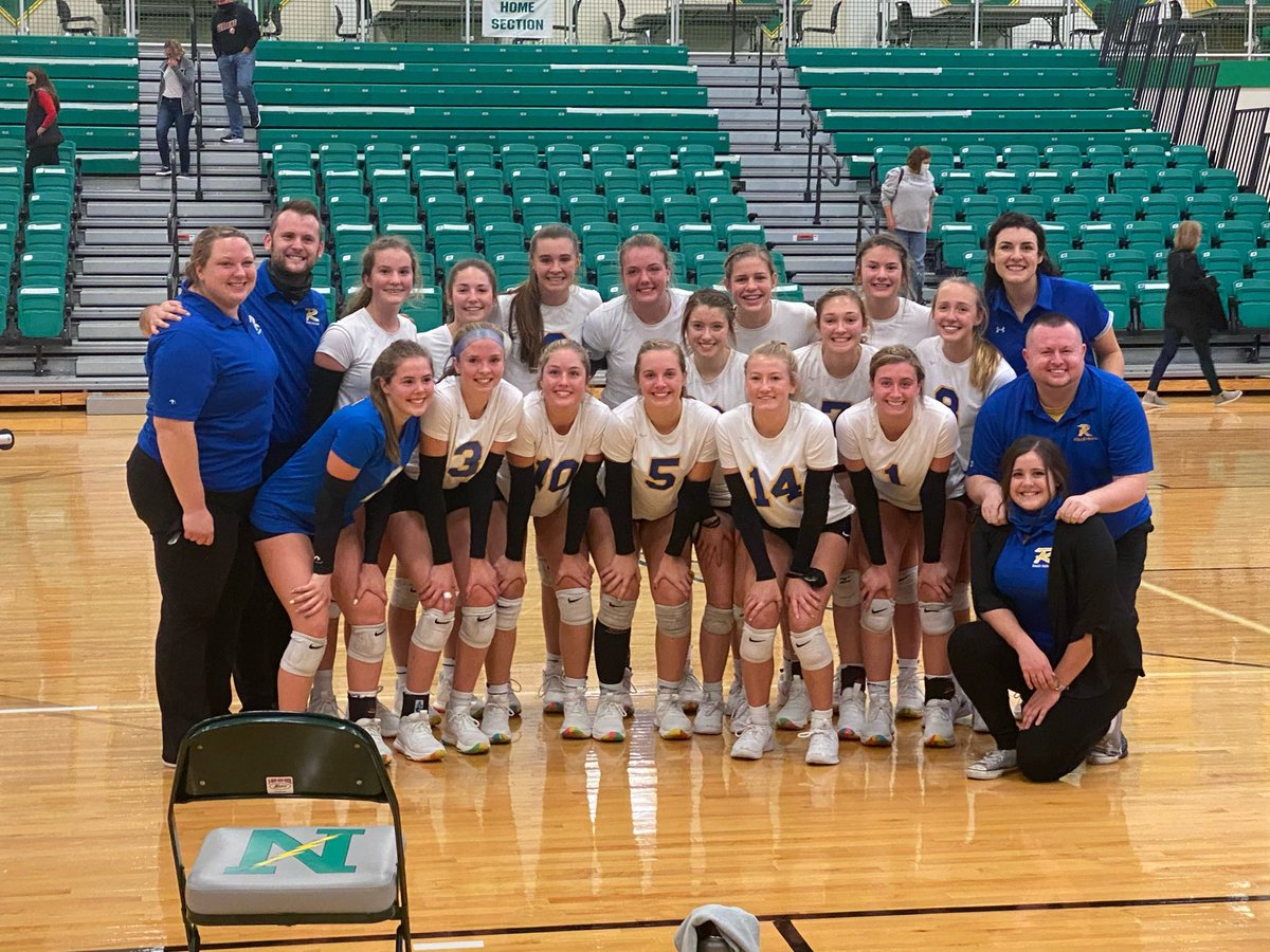 RussiaVball's tweet image. Team 48
Coach Aaron Watkins

#1Vision #Team50