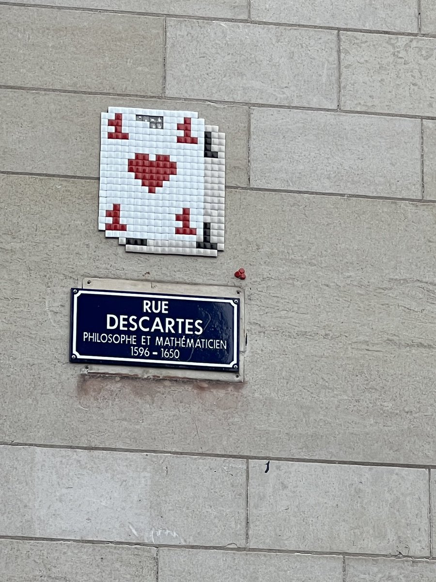 lynxdu36's tweet photo. Journée à Tours. #geocaching  #adventureLab.  #waymarking. Cool https://t.co/XJ8V2xSD9y