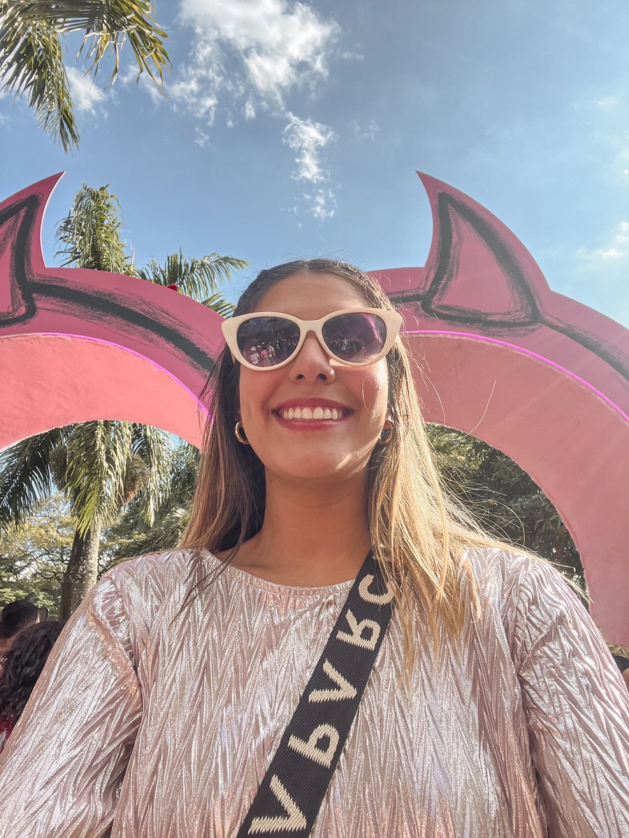 Saraupegui11's tweet photo. De locossssss #MSBF 💗🌸✨🧚🏼♀️ https://t.co/Pm2F1JyM5C