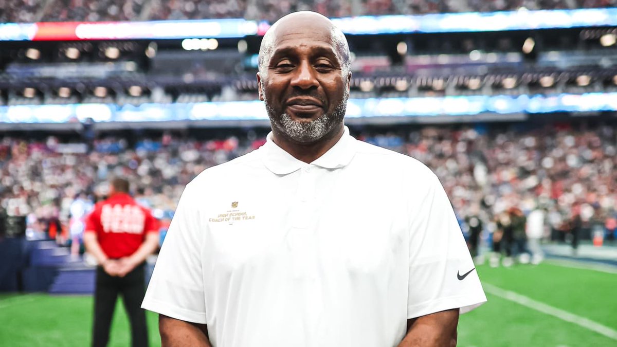 OnSidelines's tweet photo. Is @COACHHARDING4 this year’s NY @Giants Coach of the Year?
Asking for a friend! @nycpsal #PSALFootball https://t.co/fc9EbE7FHI