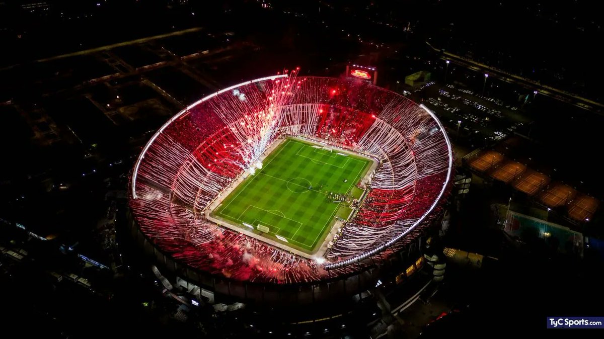 BeyUpdates_Arg's tweet photo. Fuiste a ver la película de "RENAISSANCE" y te quedaste con una manija tremenda de ver a Beyoncé en el Monumental River Plate? 
Entonces hacelo saber con RT y un FAV 🐝♥️
Vamos que @Beyonce nos lee y lo sabemos 😏 https://t.co/znrebBCv0R