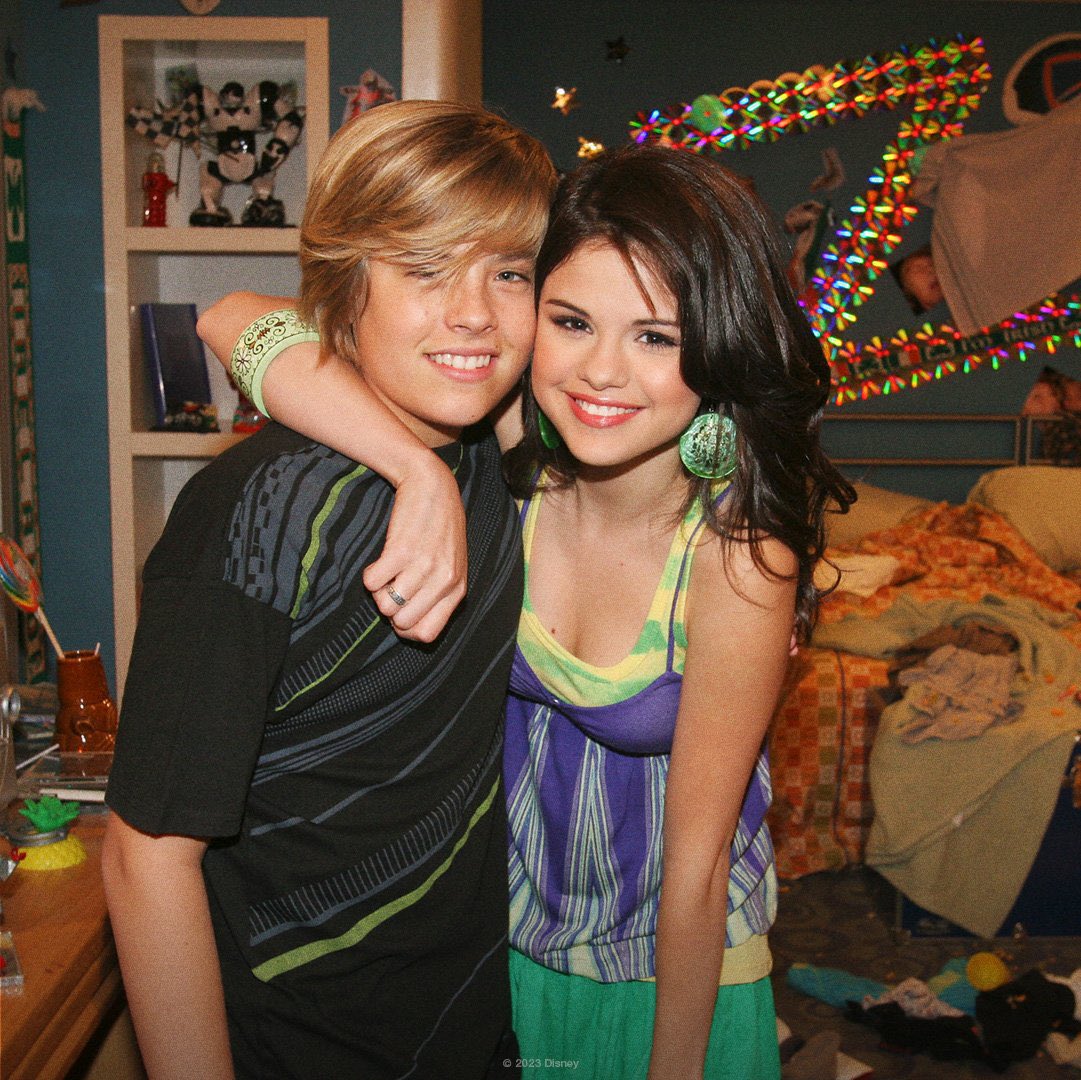 Brenda Song Und Selena Gomez Sterling Knight, Debby Ryan, Allisyn Arm,