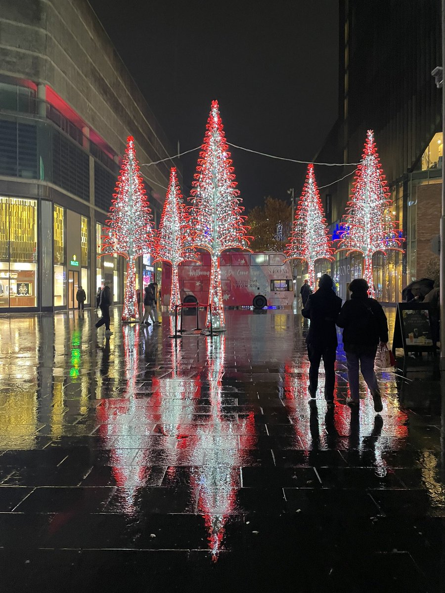 chops1986's tweet photo. @TheGuideLpool Rainy Liverpool https://t.co/zBiFigXAaC