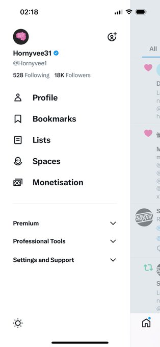 Can someone tell how I hit 18k every day but the next morning iv lost 200 followers, everyday!! 😡 https://t<a href="/tag/fisting"class="tags"><span>#fisting</span></a>