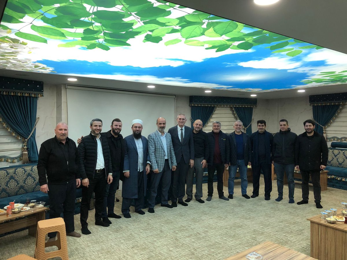 avrecepsencan's tweet photo. Fetih 1453 Derneğinin açmış olduğu Sosyal Marketin açılışına katılım sağladım. Açılışta emeği geçen herkese teşekkür eder, halkımıza faydalı olmasını dilerim. https://t.co/qMPczofFPQ