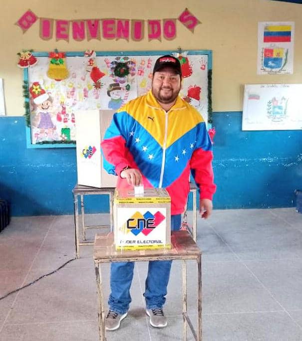 Desde mi tierra natal y en defensa de nuestra Soberanía Nacional, manifesté mi voluntad marcando #5VecesSi por una Venezuela Toda.

¡El Sol de Venezuela nace en el Esequibo!
#VenezuelaDiceSi