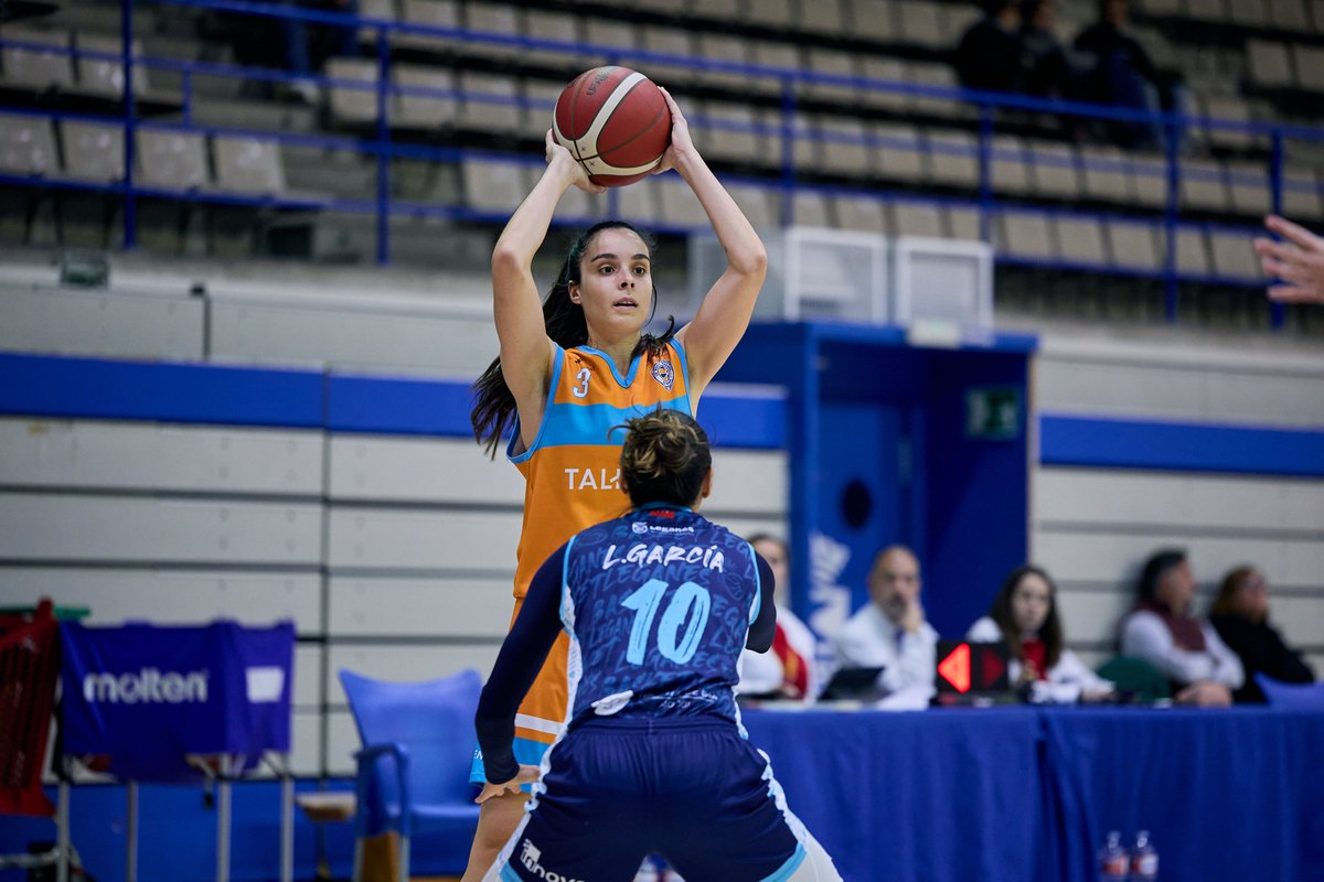 CompeticionFEB's tweet photo. ⛹️‍♀️ #LFChallenge: El duelo aplazado de la 🇯1️⃣ cae del lado del @basketleganes tras dominar al @cbboetmaresme

▶ Disfruta de las mejores imágenes del encuentro desde en objetivo de @marquez_eme en la Galería de @BaloncestoESP

📸 Galería fotos Flickr ⬇
https://t.co/b82J5xzrTR https://t.co/B67GD2XRv4