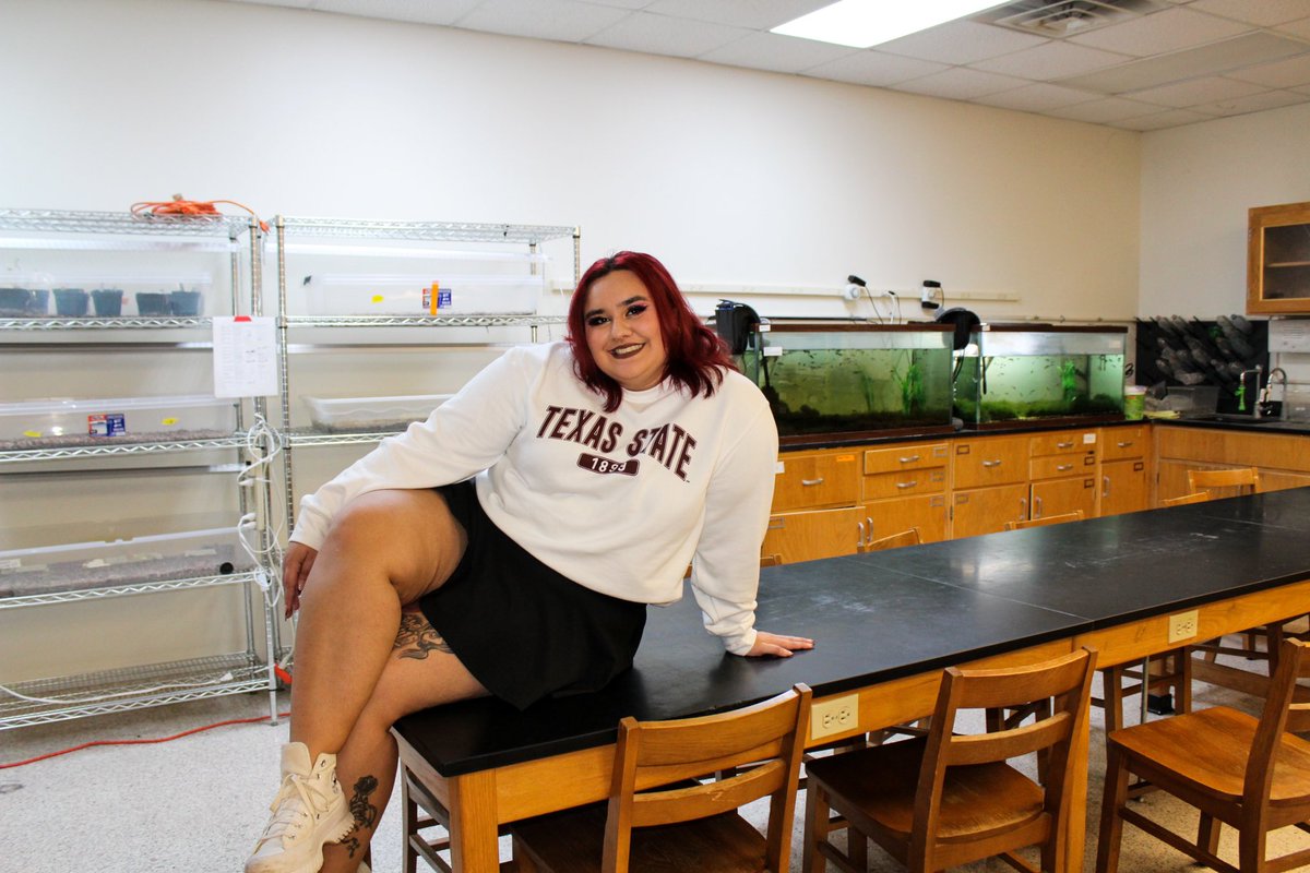 svnematic's tweet image. officially a class of 2023 texas state biology department graduate on my way to pharmacy schools 🍾🥂👩🏻‍🎓