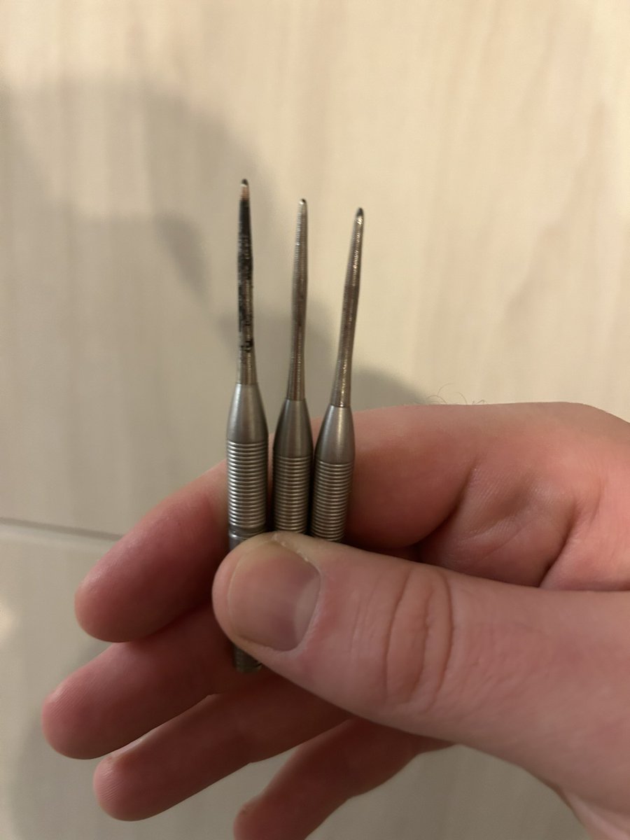 Hey <a href="/TargetDarts/">Target Darts</a> what‘s wrong with my points? After cleaning my darts in water with a Corega tabs they came iut black. The second set looks fine. No black on the points.
And no. It‘s not dirt. I checked. 😉