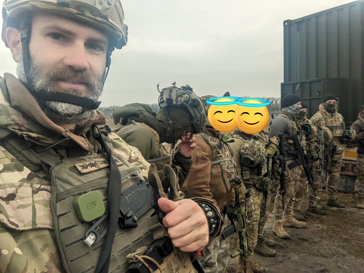 A thin green line of brave men and women separates Europe from Russia. If we fall, a new era of darkness and authoritarianism will be upon us all. Every tin pot dictator, madman and despot is watching this conflict with interest. Let's end this! ✌️🇺🇦