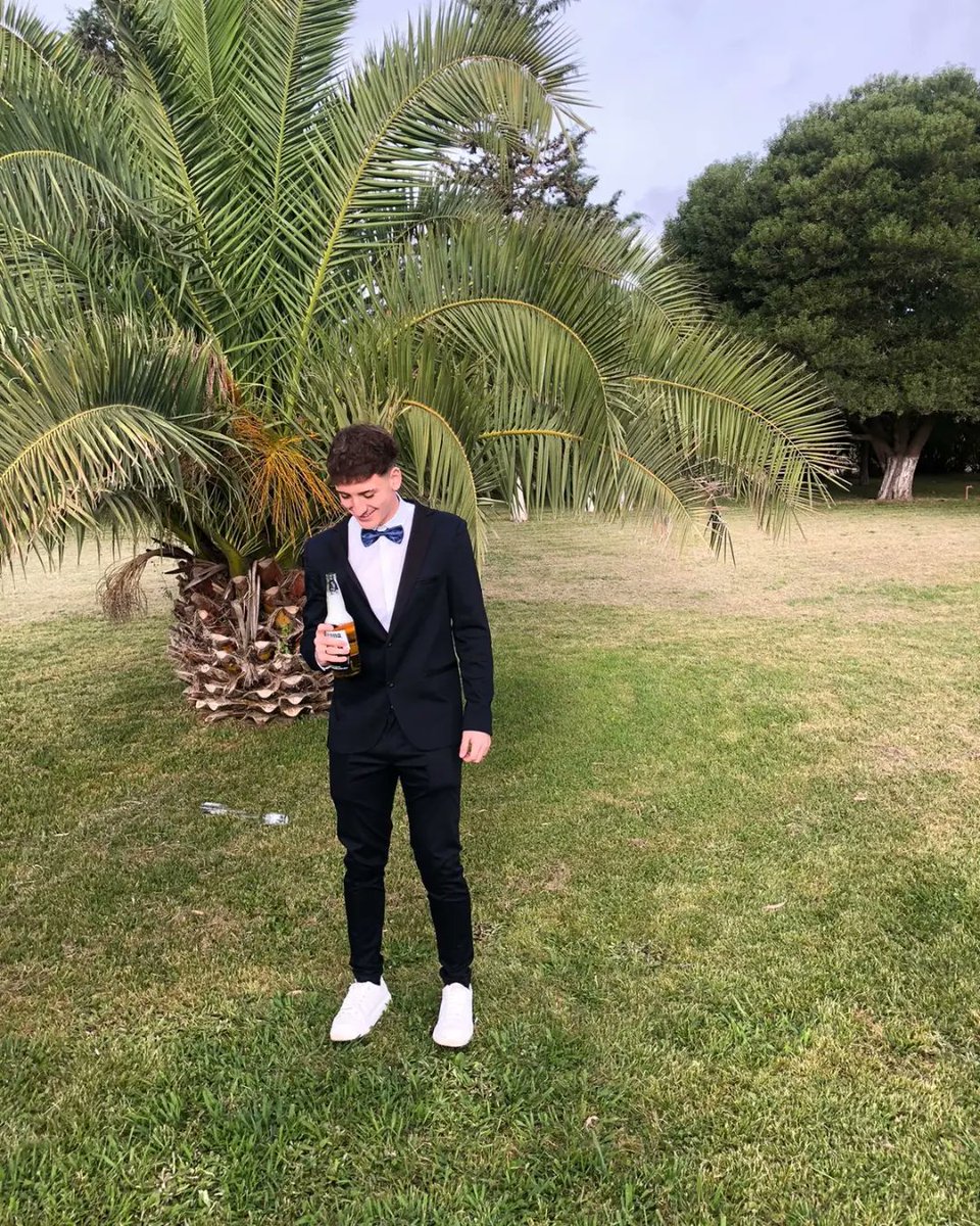 maticrc2's tweet photo. #2D🥂🤍 https://t.co/Y3xwlZ00W0