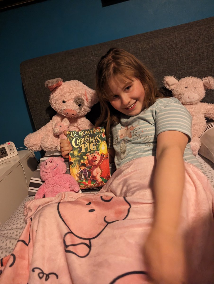 Pigs are her favourite ❤️ 🐖🐷🐽
So we're reading a few chapters of his every night. Last night's chapters were emotional! And she would definitely travel to the land of the lost for any of her pigs!
#TheChristmasPig
@jk_rowling