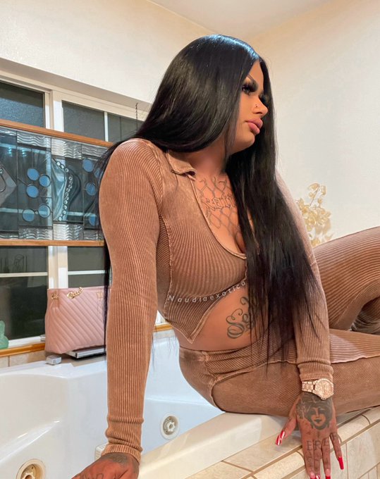 Quiet Luxury 🛁 - 📲 Connect here: https://t.co/s6NX48IcWS - 🎁 me here: https://t.co/IXVSLCbZ7O #Style<a href="/tag/model"class="tags"><span>#model</span></a><a href="/tag/fashion"class="tags"><span>#fashion</span></a><a href="/tag/lgbt"class="tags"><span>#lgbt</span></a><a href="/tag/follow"class="tags"><span>#follow</span></a><a href="/tag/home"class="tags"><span>#home</span></a><a href="/tag/happy"class="tags"><span>#happy</span></a><a href="/tag/beauty"class="tags"><span>#beauty</span></a>