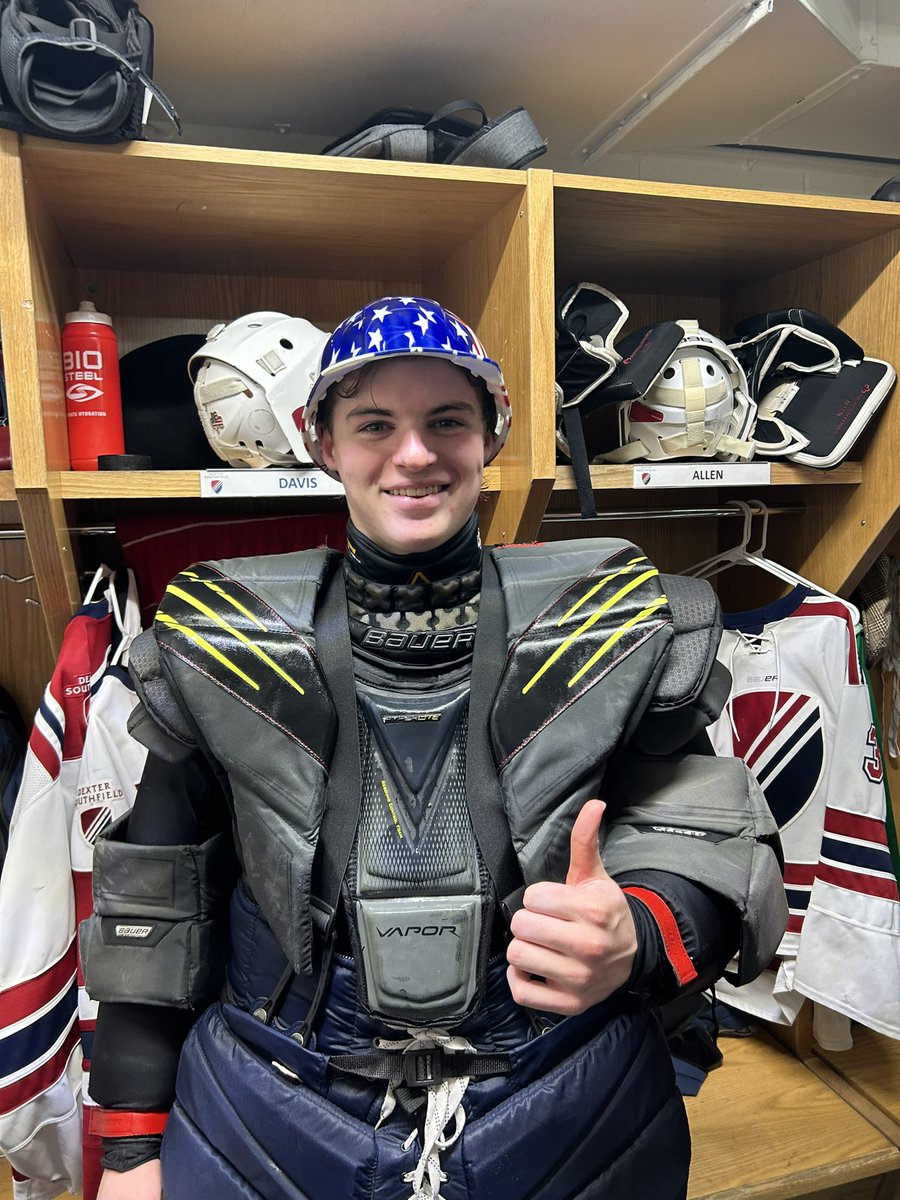 Huge win against a good Stanstead College team today. Final of 7-0 here at home. #1 Colin Davis gets the bucky player of the game stopping 26/26 shots for his first career Dexter shutout. 

#rollshields🛡️