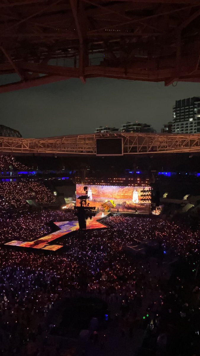 dauusey's tweet photo. btw i went to the eras tour last week and IT WAS THE BEST NIGHT OF MY LIFE!!! https://t.co/cWGXCSwNXE