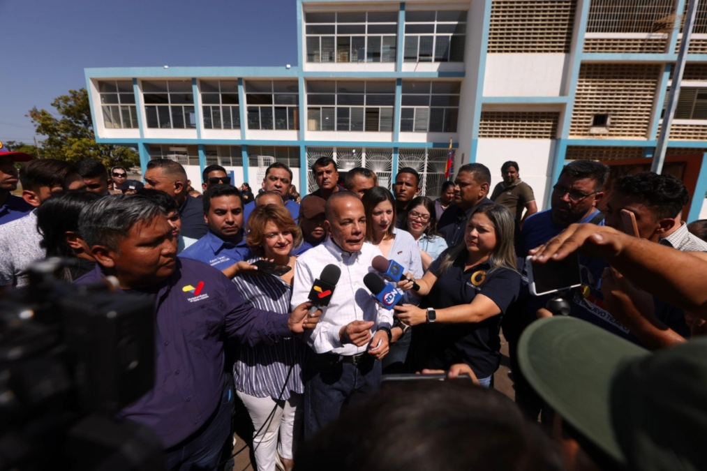 Políticos de oposición votan por la soberanía nacional radiomiraflores.net.ve/soberania-naci…

#VenezuelaDiceSÍ #3Dic