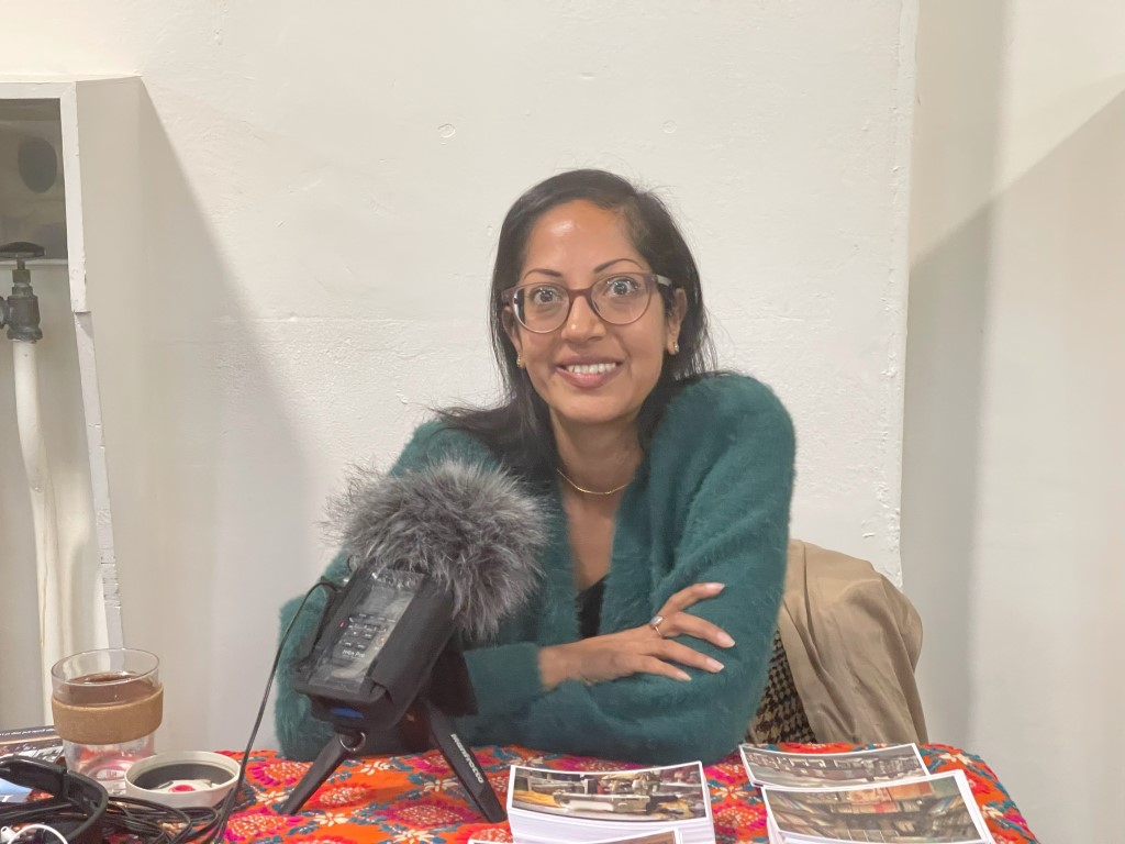 At the November Saturday Heritage Fair @_dimplepatel shared how she developed Leicester Sound Postcards to tell stories about living in Leicester, and what it was like to be part of a family business run from a terrace house #leicester @DocMediaCentre leicesterstories.uk/leicester-soun…