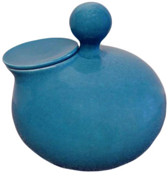 AlmanacAntiques's tweet photo. #EvaZeisel was an influential figure in #20thcentury #design, especially in #ceramics. She worked for more than 75 years and was one of the most important #industrialdesigners in the U.S. 
https://t.co/yRzyKVRAUA https://t.co/8JspEG4xpZ