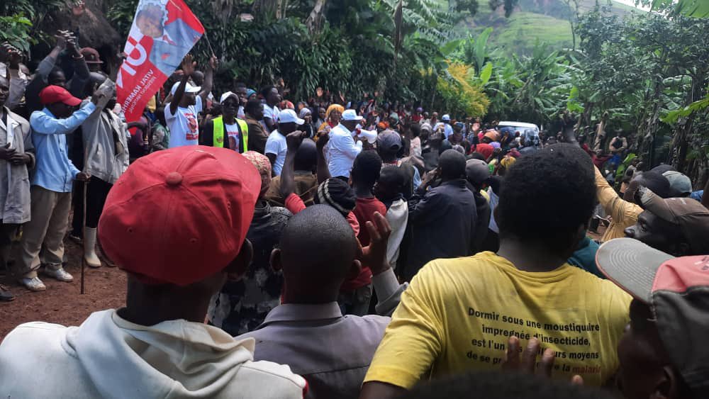 namegabelucky3's tweet photo. Plusieurs localités de #MUSHINGA dont CIRHIMBO, MUSA, NTABUNGE, CIBURHI, KASHUSHU convaincues de l’altruisme @FlavienNitudu ont été reconnaissantes et, lui ont témoigné leurs soutiens indéfectibles.
Le N°15 à la députation nationale demeure inégalable et maintient sa popularité https://t.co/1Mi9VBJXT9