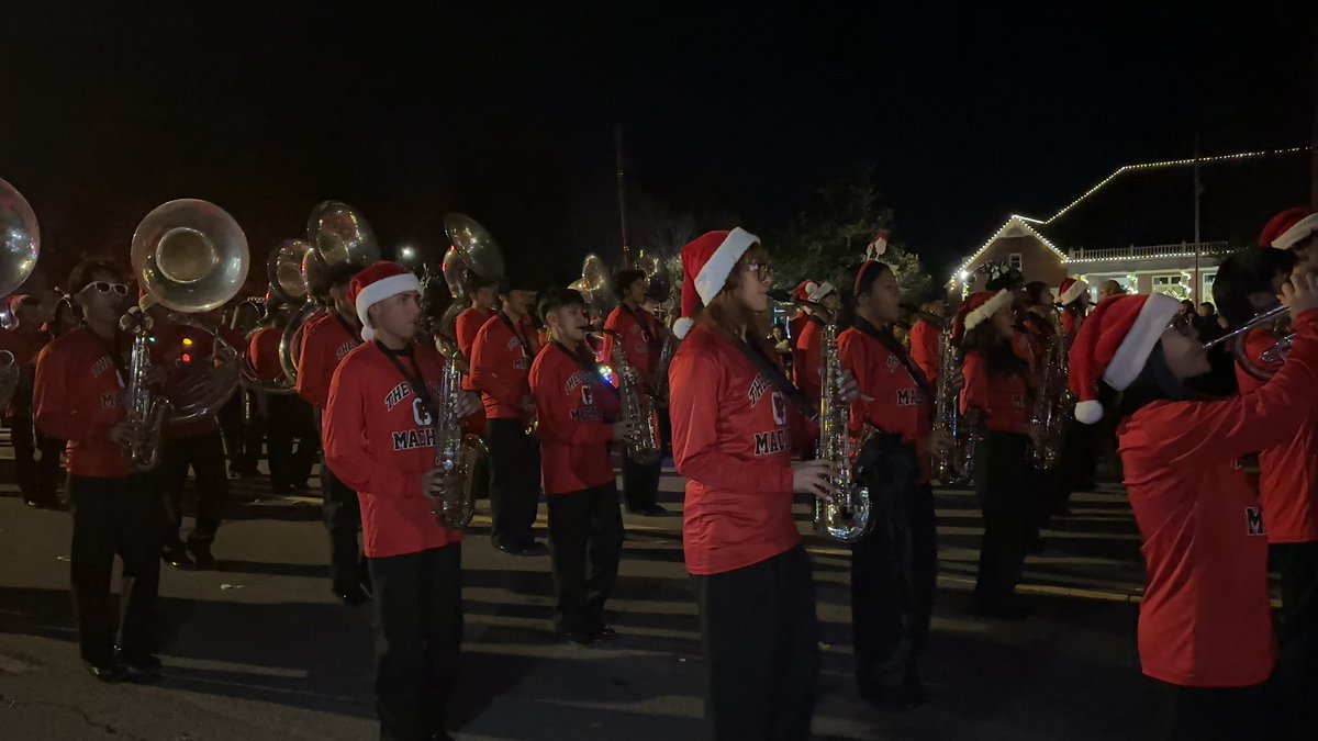 Another amazing Christmas on Green Street. #gobigred