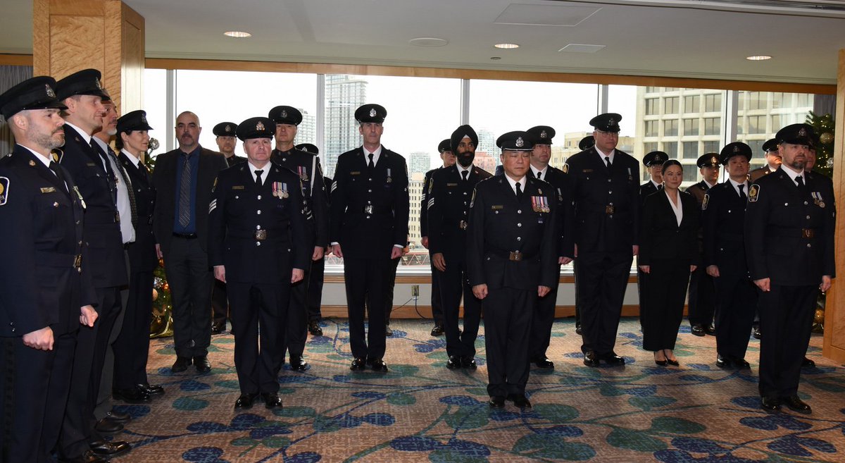 AdamPalmerRCMP's tweet photo. This week we honoured 59 of #VancouversFinest for 20 & 30 'Police #ExemplaryService Medals' & 6 'Senior Officer Commissions'. Congratulations & thank you for your decades of dedication & service keeping #Vancouver safe! @VancouverPD #VPD #PESM @VanPoliceBoard https://t.co/gFq35uMpCF
