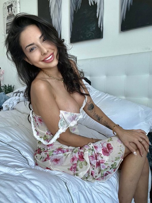 How wild should we get? 👀 https://t.co/Jt1GYQLXIQ https://t.co/EfyhskDpLk