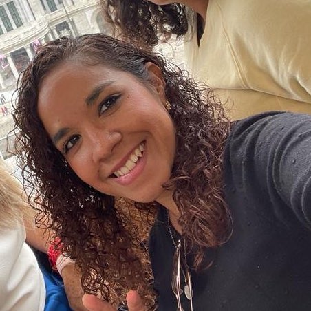queenxlucero's tweet photo. LES PEDIMOS CON URGENCIA
Apoyo económico para repatriar a Maika Torres Obelmejias, una venezolana victima de feminicidio en Chapala, Jalisco.

Aún nos falta mucho dinero para apoyar a su familia, ¡exhortamos a todos que aporten! 
Se agradece muchísimo.
#Jalisco #NiUnaMás https://t.co/zo4j6ghLOu