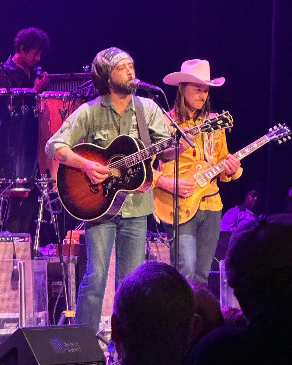 DebbieMaz's tweet photo. Weekend snaps, part 2:  @allmanbettsband Family Revival at the historic, cool, and wonderful @BeaconTheatre - 3rd year in a row enjoying this show! https://t.co/U1esGmUqc0